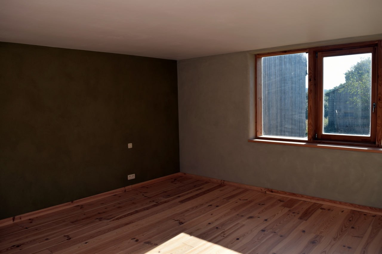 Enduit à l'argile — chambre vert kaki et gris