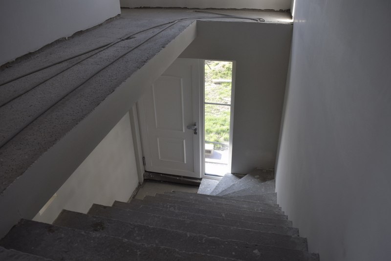 Plafonnage — cage d'escalier vue plongeante